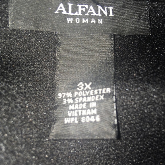 Alfani Floral Blues on Navy Top w/Bell Sleeves NWT - Picture 8 of 9